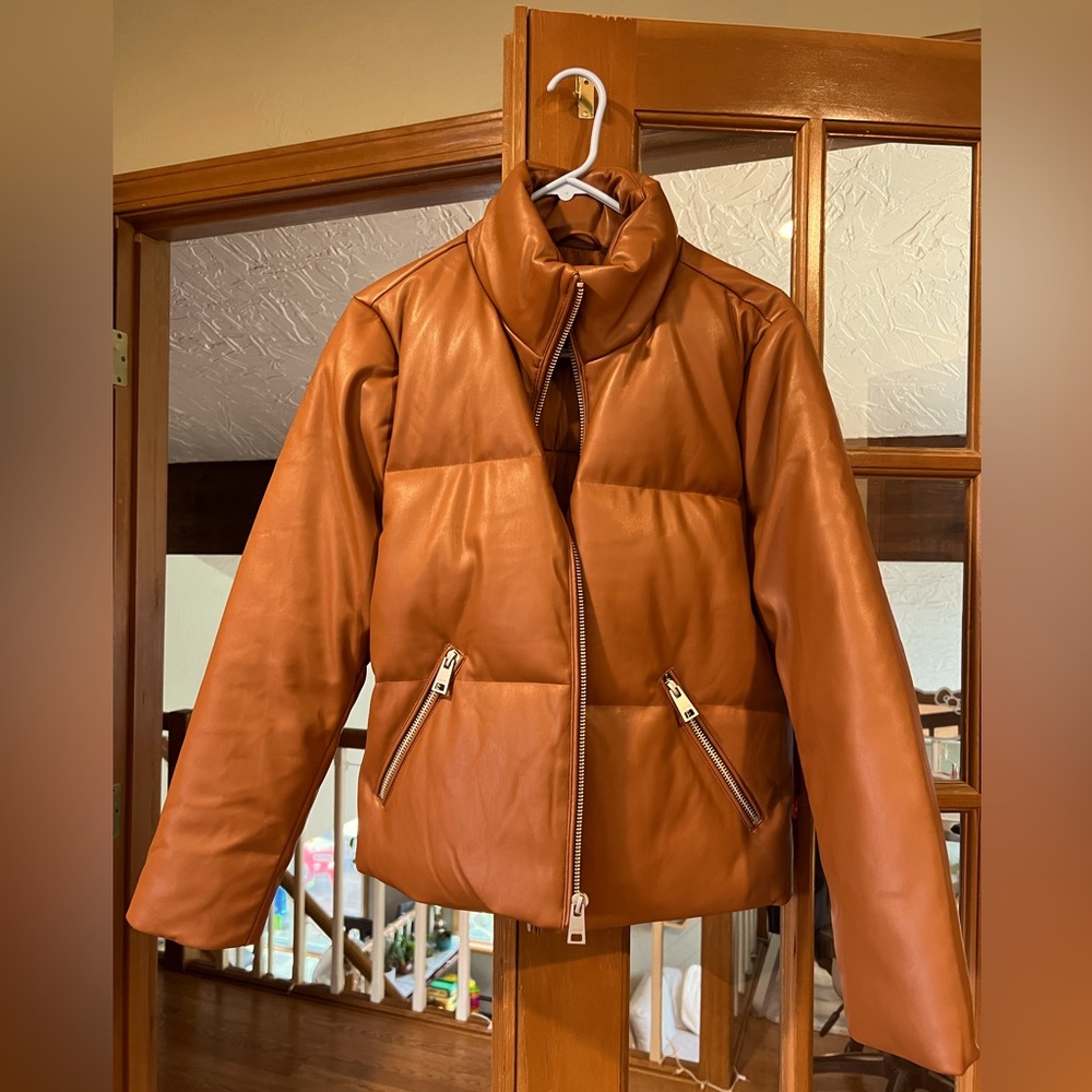 Levi’s Ladies Faux Leather Puffer Size Medium